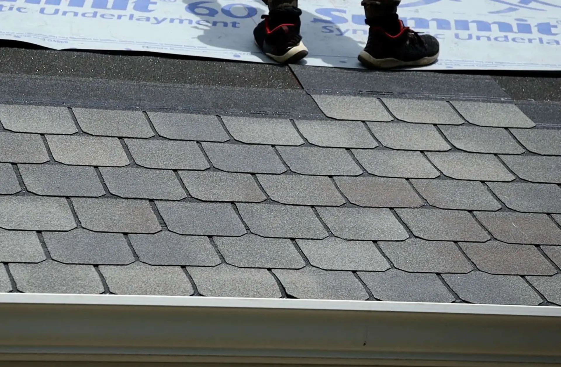 Choosing the Right Roofing Materials: Essential Homeowners Tips